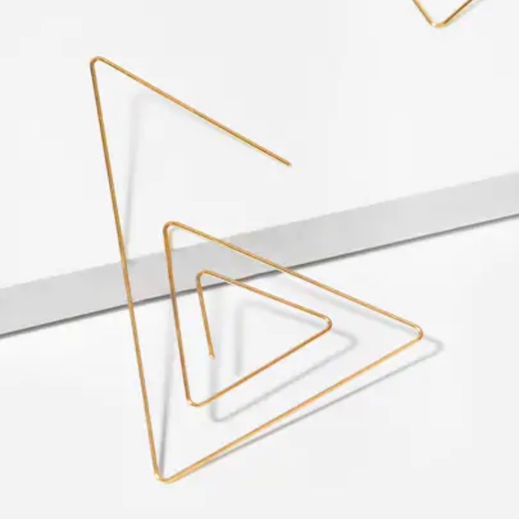 π΄Dainty Gold Triangle Layered Drop Jewelry Earrin - Picture 3 of 3